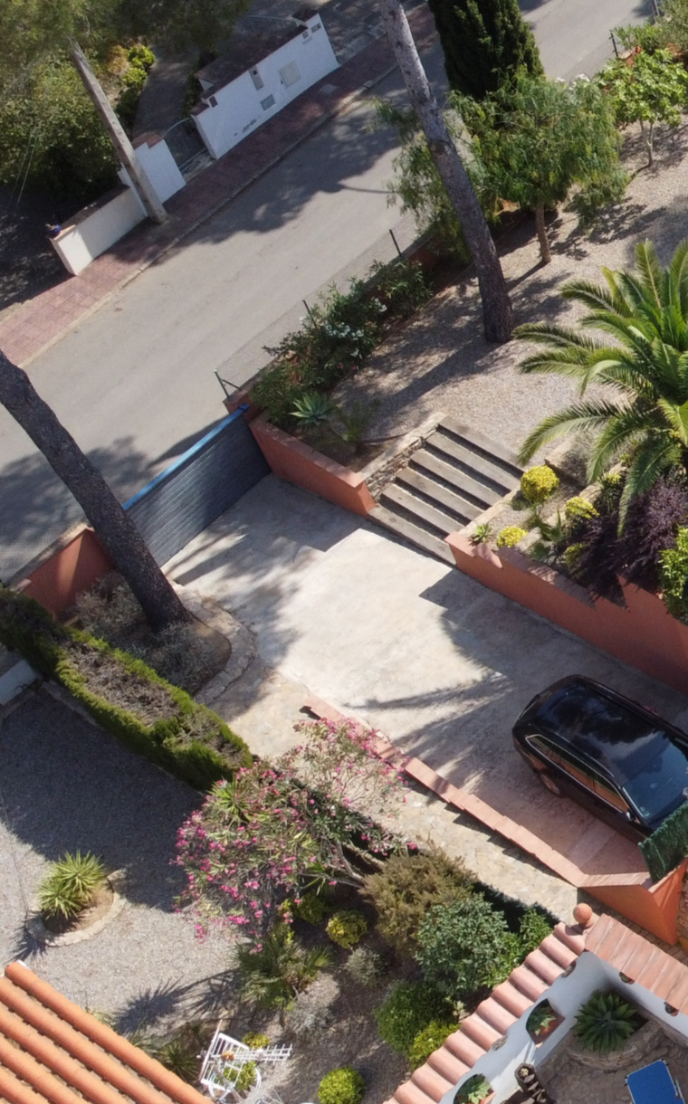 Luxe vrijstaande villa te huur in Tamariu met ruime afsluitbare parkeergelegenheid